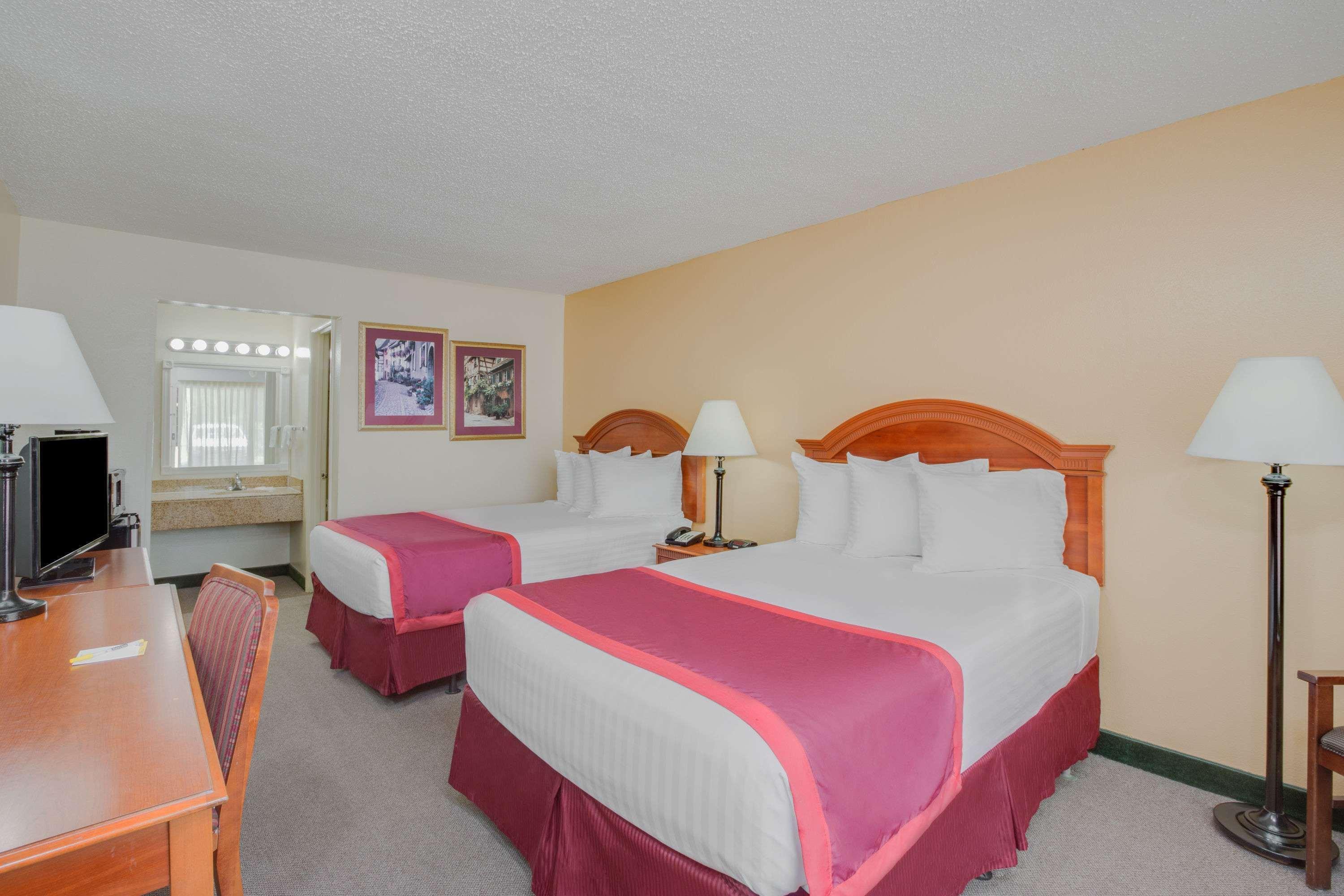 Days Inn By Wyndham Asheville West Candler Exterior foto